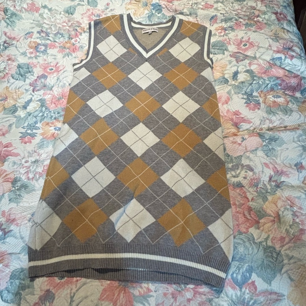 Argyle Sweater Vest in Gray and Gold